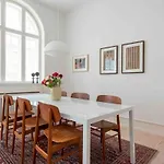 - Private Luxury - Art Gallery Kopenhagen