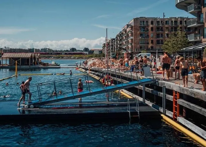 - Private Luxury - Art Gallery *